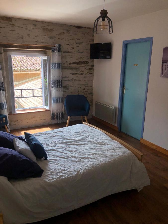 Chambre D'Hotes La Jonchere Ле-Эрбье Экстерьер фото